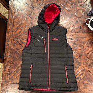 NWT Women’s Large StormTech Performance Vest, Black/Red